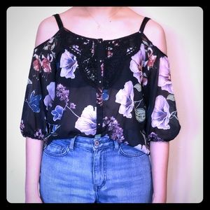 Cute off shoulder top that screams spring!